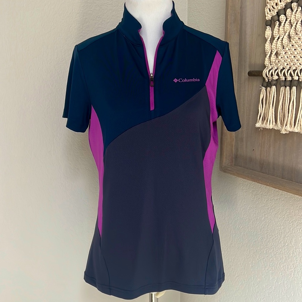 Like New Columbia Golf Tennis Pickleball shirt. Size M